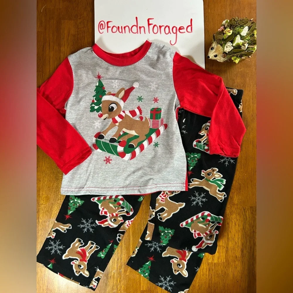 Rudolph the Red-Nosed Reindeer Pajama Set | Fleece Pant Set | Size 6 Unisex
